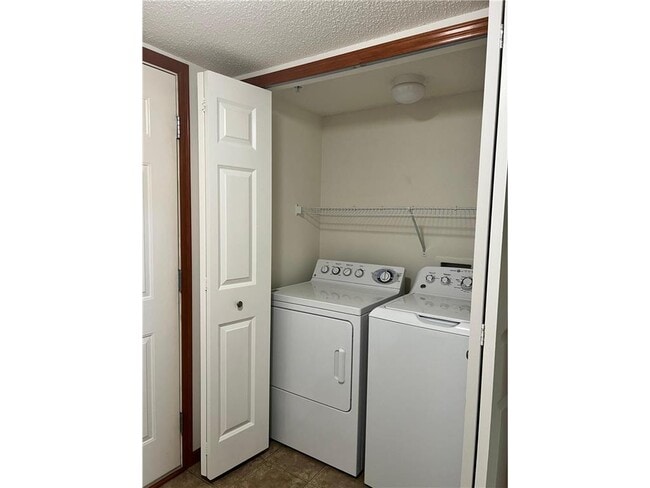 Building Photo - 5026 Yuma Ln N