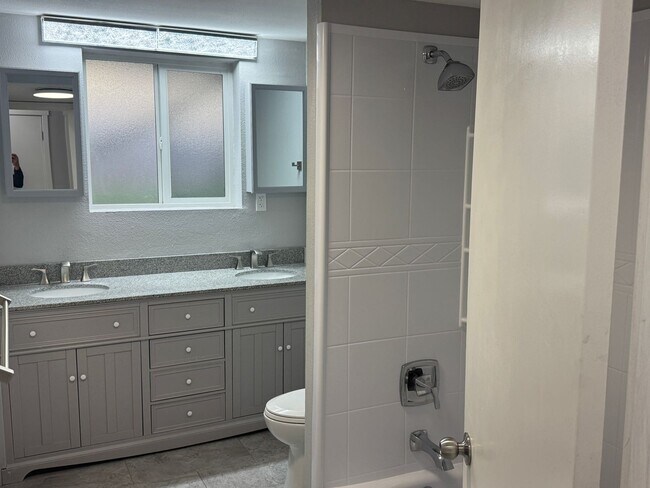 Building Photo - WA3309