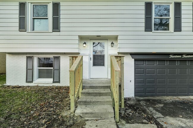 Building Photo - Check out this beautiful and spacious home.  Located in Irvington with access to Warren Twp schools.