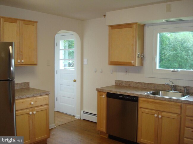 Building Photo - 1158 Horseshoe Pike