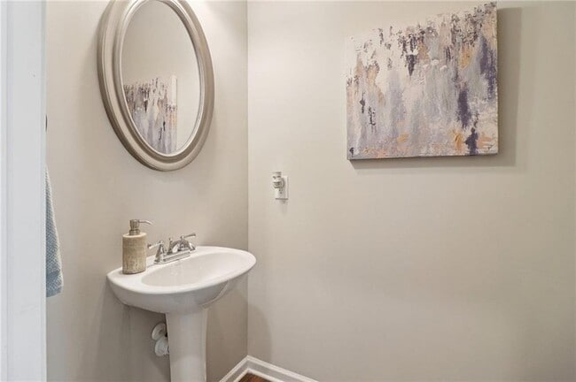 Building Photo - 3890 Clarington Dr