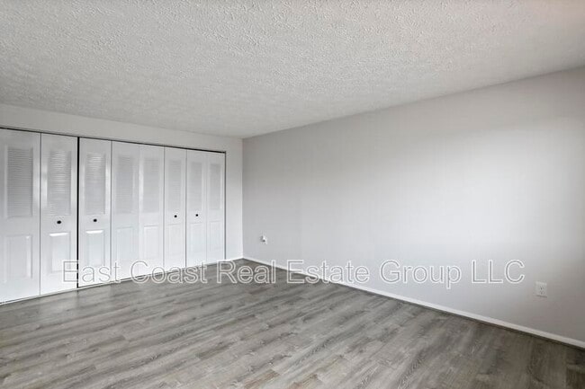 Building Photo - 993 Heather Ridge Dr