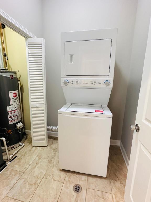 Building Photo - 5320 S Wabash Ave