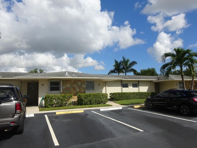 Building Photo - 2723 Emory Dr W