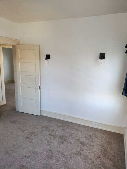 Building Photo - 764 Amherst St