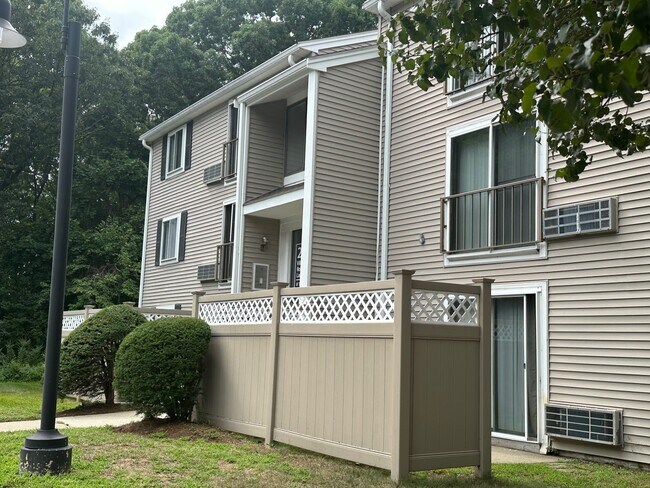 Building - 25 Village Rock Ln