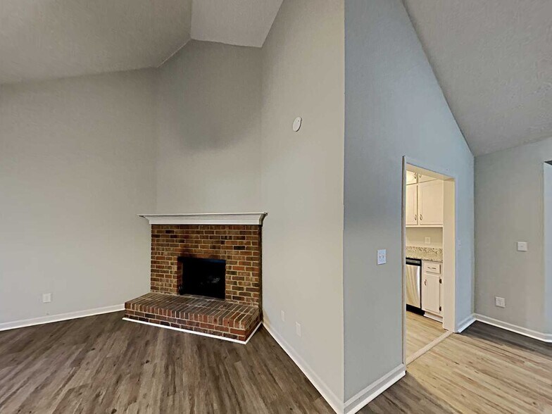 Building Photo - 1427 Hillside Pl SE