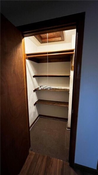 Building Photo - 189 Park Ave