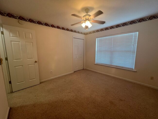 Building Photo - 565 Batty Way