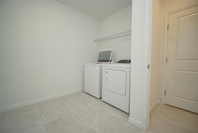 Building Photo - 9667 Summers Cay Cir