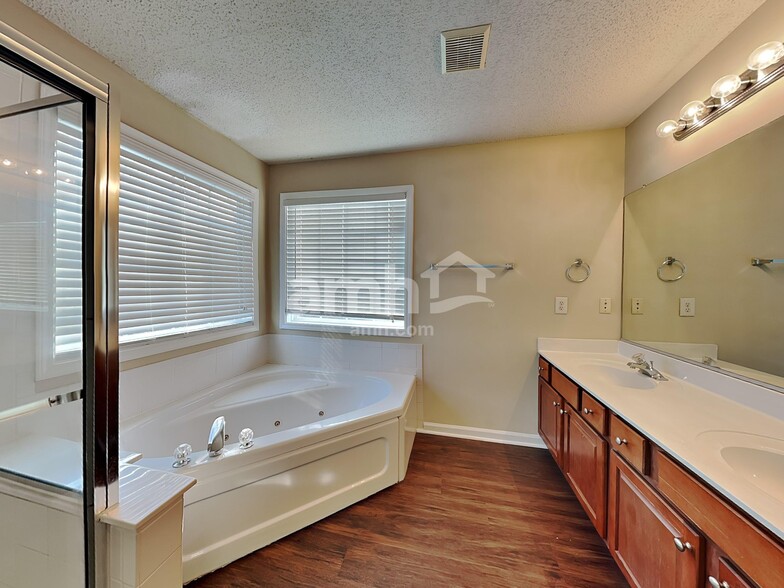 Building Photo - 2286 Rothwood Acres Rd