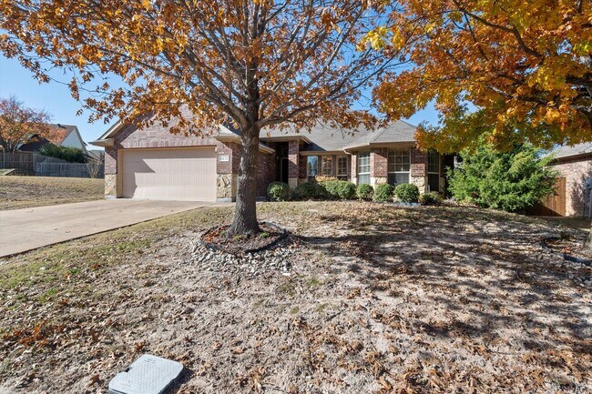 Building Photo - 1613 Country Hills Dr