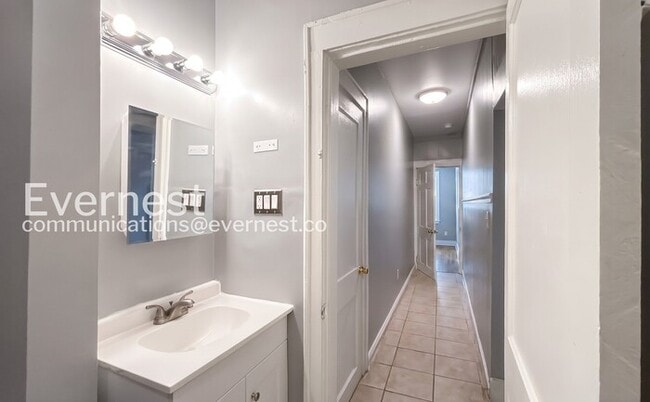 Building Photo - 32 Woodlawn Dr