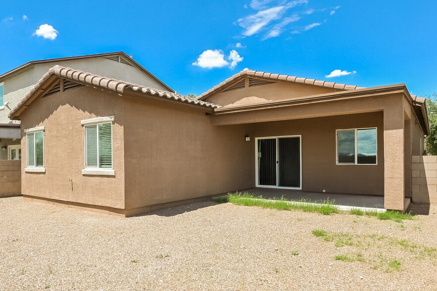 Building Photo - 4786 E Desert Thorn Dr