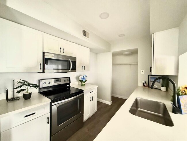 Building Photo - 7200 W T C Jester Blvd