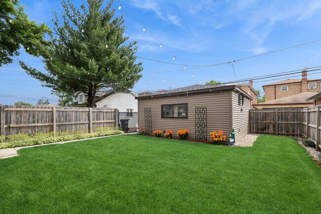 Building Photo - 2731 N 75th Ave