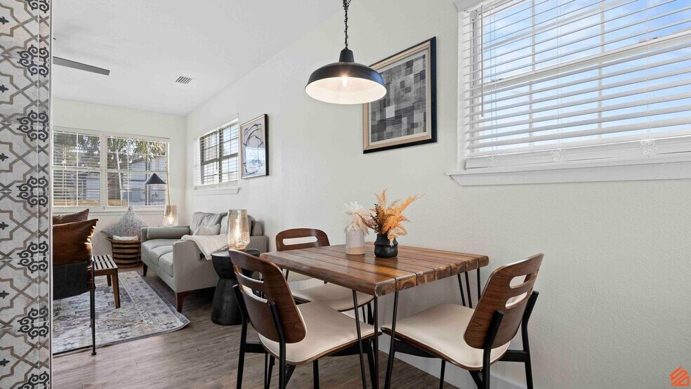 Building Photo - 209 Angelfish Ave.