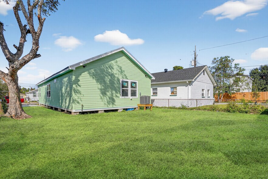 Building Photo - 2825 Cherry St