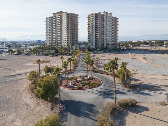 Building Photo - Luxury South Strip High Rise Unit