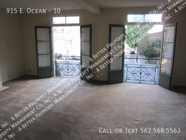 Building Photo - 915 E. Ocean-10