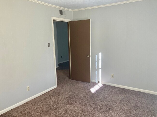 Building Photo - 117 Parkburg Rd