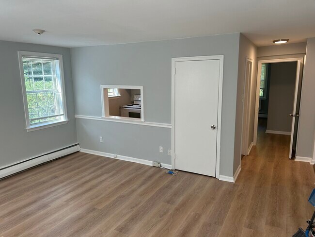 Building Photo - 27 Wallingford Ave