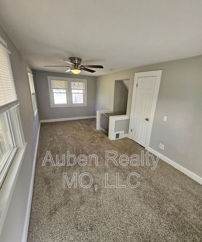 Building Photo - 1158 E 75th Terrace