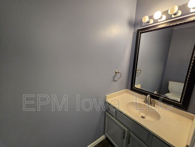 Building Photo - 1138 White Ivy Pl NE