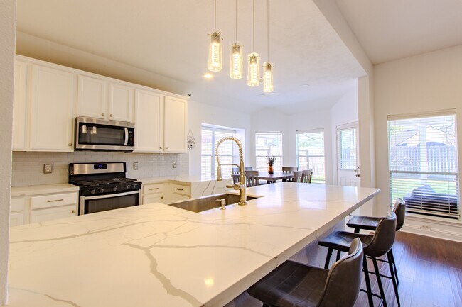 Building Photo - 20922 Clovermeadow