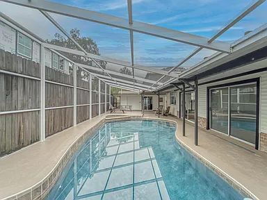Building Photo - Riverside Heights Pool Home | Across from the Hillsborough River