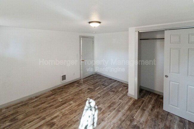 Building Photo - 1128 W Jackson Ave