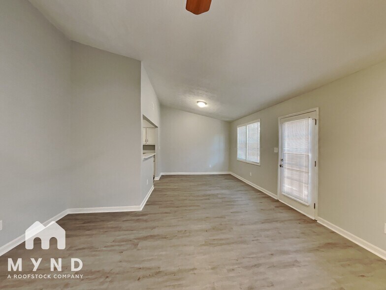 Building Photo - 9274 River Chase Way