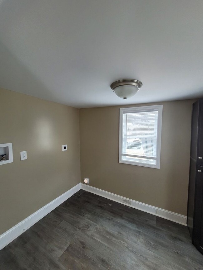 Building Photo - Franklin Co Royston – Two Bedroom and Two Bathroom Single Family Home - Country Living Convenient...