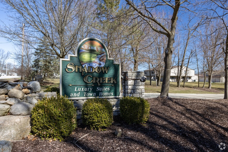 Primary Photo - Shadow Creek Of North Royalton