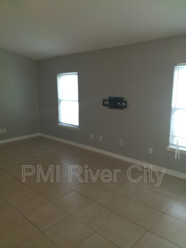 Building Photo - 818 Filmore Ln