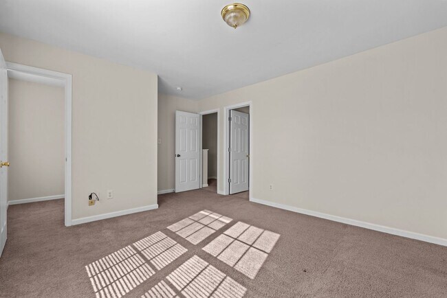 Building Photo - Charming 3-Bed 3.5-Bath Near Campbell University