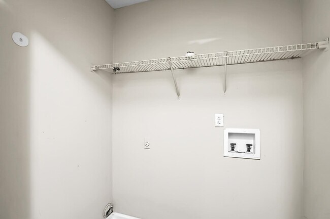 Building Photo - 1229 Creek Forest Ct NW