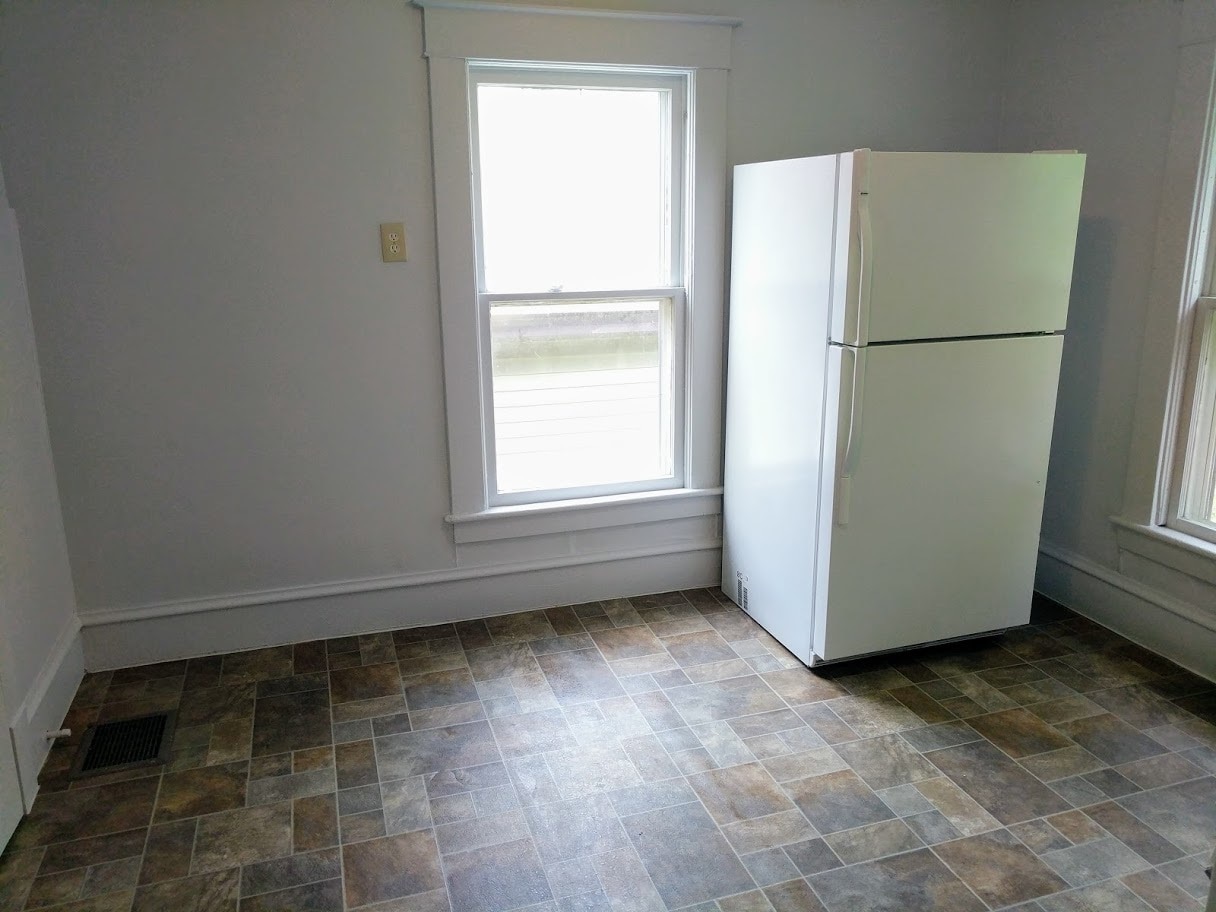 Building Photo - 227 Boileau Pl