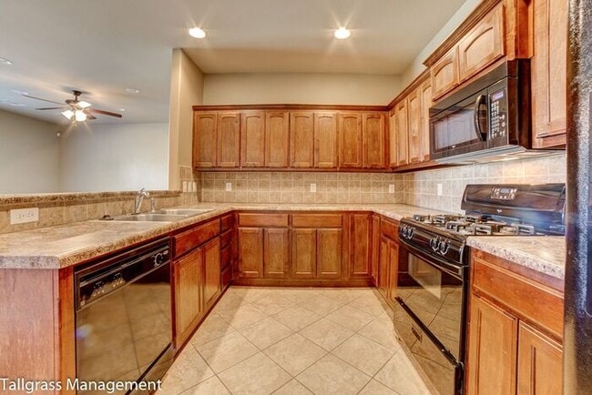 Primary Photo - Luxury Gated Patio Home | 2 Bed, 2 Bath | ...