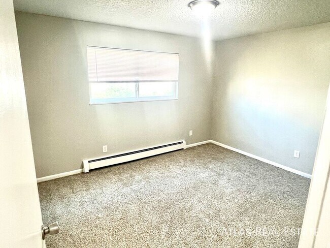 Building Photo - 415 St Vrain Pl