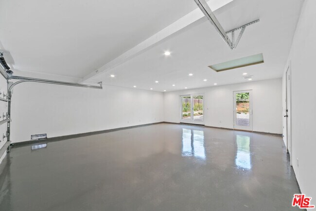 Building Photo - 6174 Paseo Cyn Dr