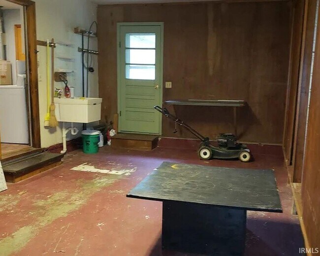 Building Photo - 117 N Hillsdale Dr