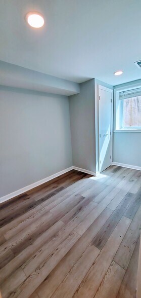 Basement bedroom - 4223 Gault Pl NE
