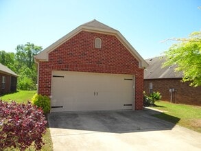 Building Photo - 257 Oxmoor Pl