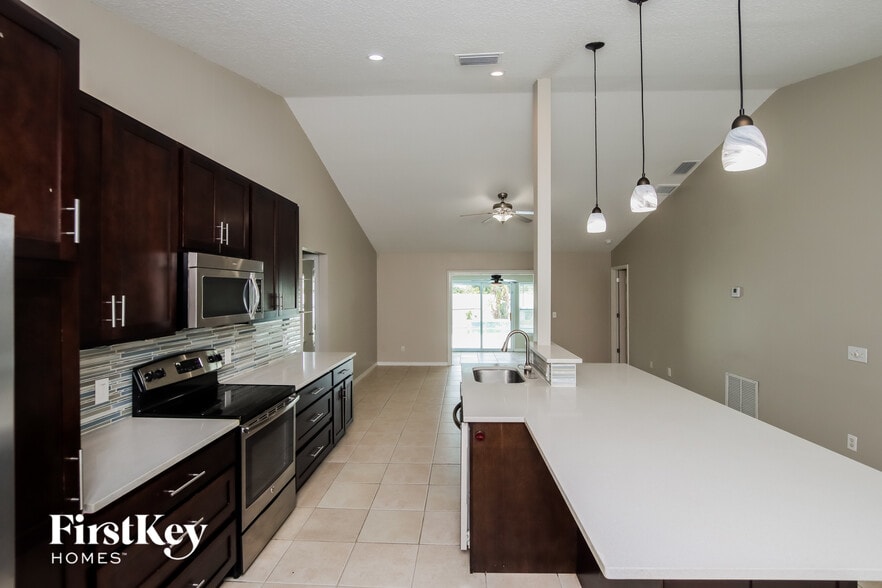 Building Photo - 1992 Tranter Ave SE