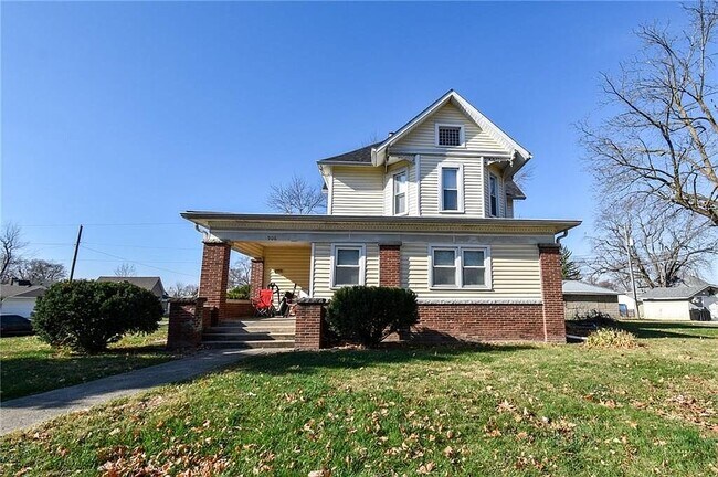 Primary Photo - 906 N West St