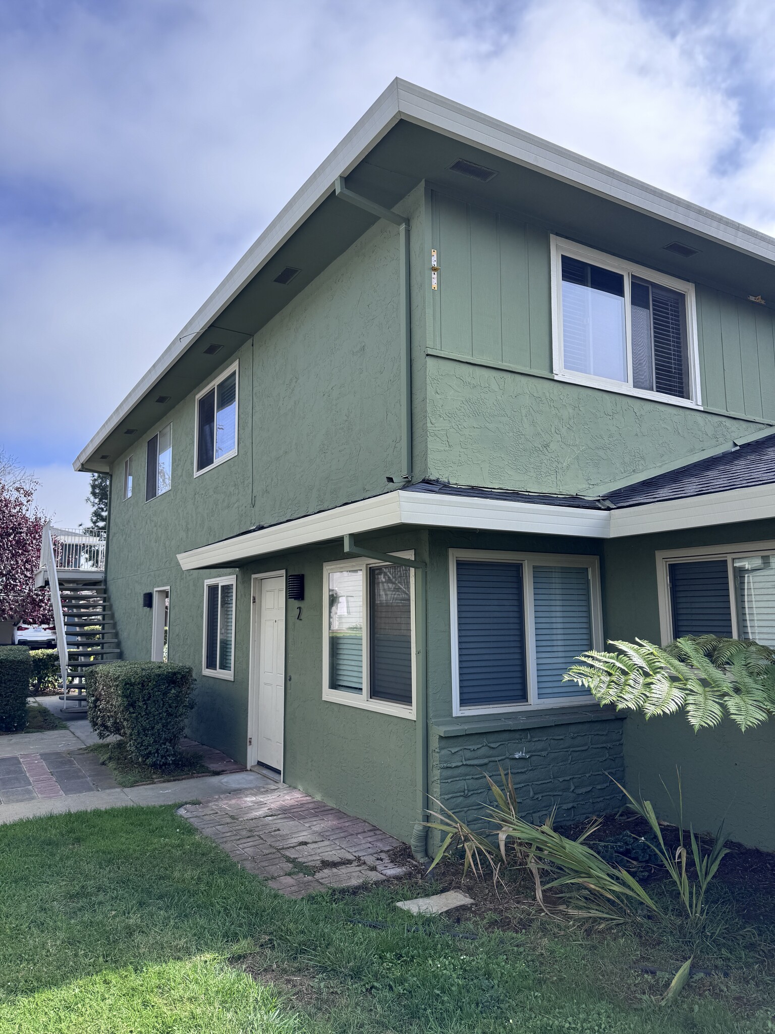 Building Photo - 1450 42nd Ave
