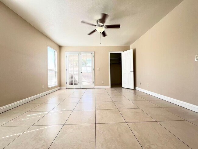 Building Photo - Charming home located in  Henderson