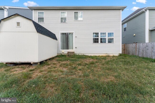 Building Photo - 5508 Redgum Ln