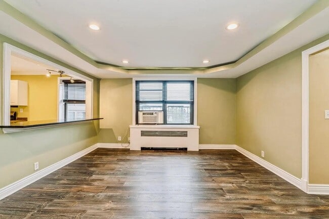 Building Photo - 1011 Avenue C